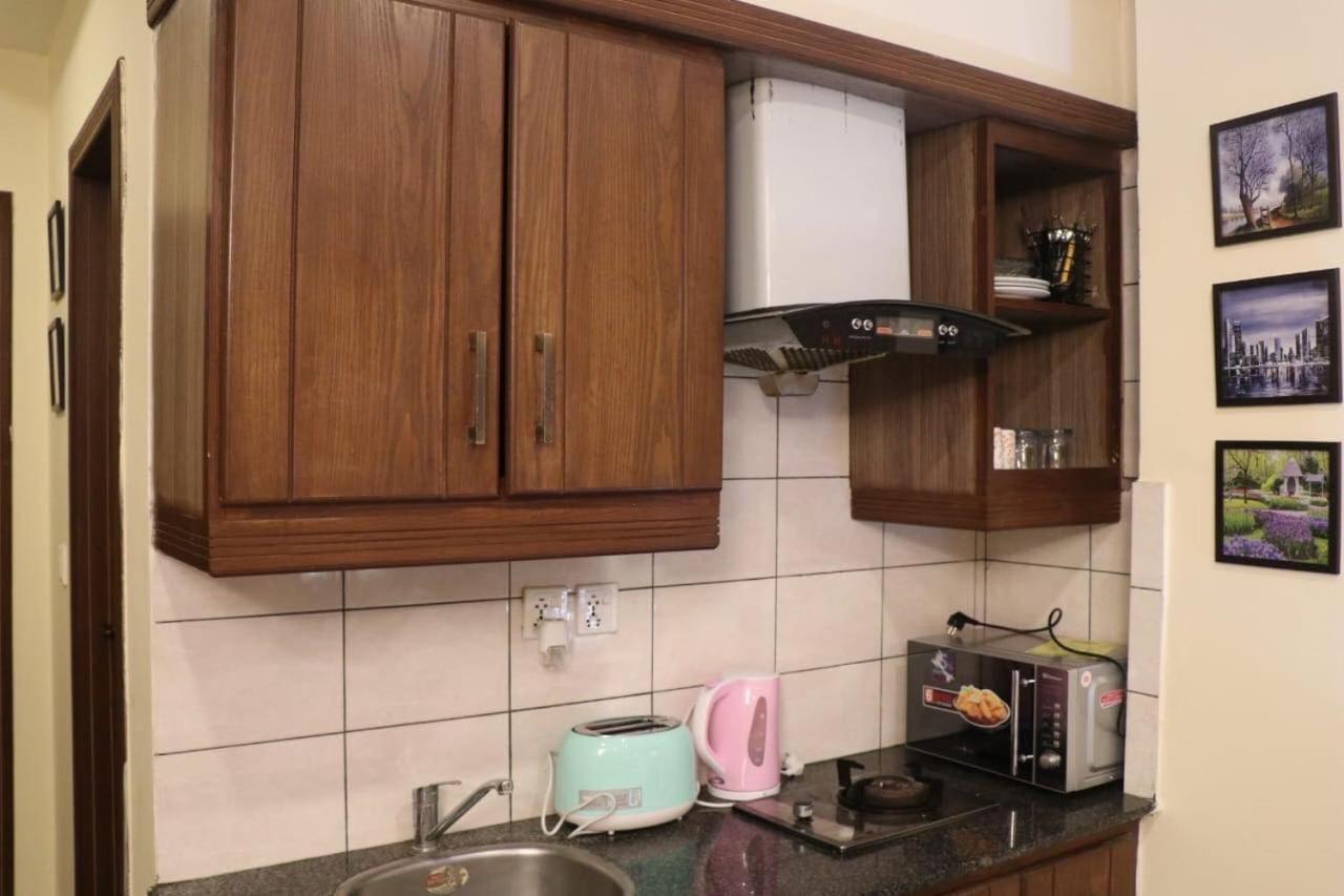 Cozy Studio Apartment In Bahria Town Rawalpindi Luaran gambar