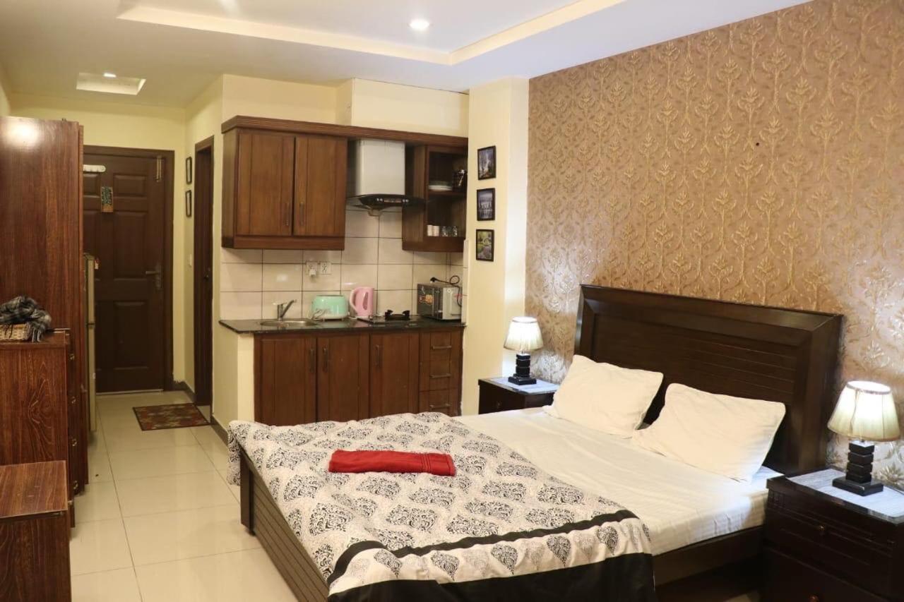 Cozy Studio Apartment In Bahria Town Rawalpindi Luaran gambar